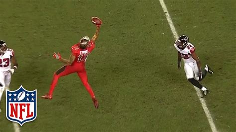 Highlight Mike Evans Makes An Acrobatic One Handed Catch And Absorbs A Huge Hit From Keanu