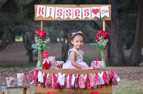 Valentines Day Mini Session Kissing Booth Valentines Day Photos