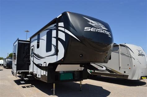 New 2017 Jayco Seismic Wave 355w Fifth Wheel Toy Hauler For Sale