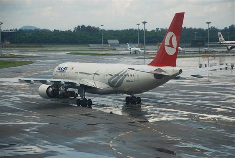 File Turkish Airlines Airbus A330 200 TC JNE SIN Wikipedia