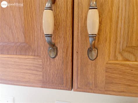 To keep wood cabinets looking their best, you must develop a cleaning routine. How To Clean Grimy Kitchen Cabinets With 2 Ingredients