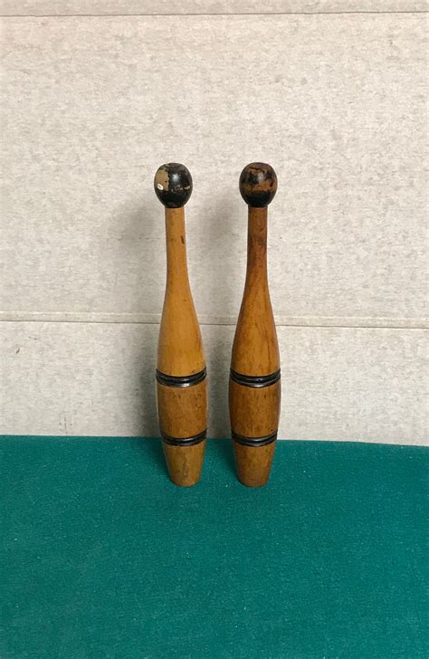 antique pair 2 1900 s wooden indian clubs juggling pins exercise bowling pins