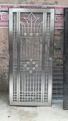 Hinged Silver Stainless Steel Jali Gates For Residential Size 6x3 At