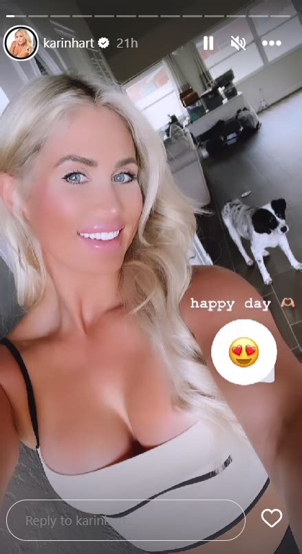 Golf Influencer Karin Hart Went Viral In Deep Cut Revealing Top Fans