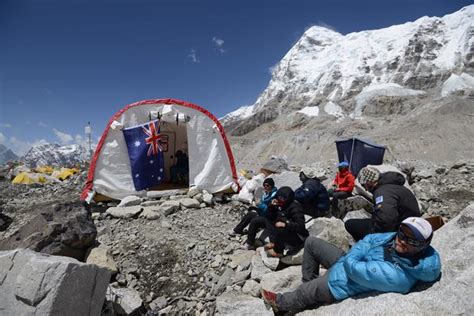 Eyewitness Mount Everest Deaths Inside A Deadly Climbing Season