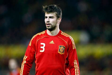 Gerard Pique Spain Euro 2012 Football Pictures Wallpapers Boxs