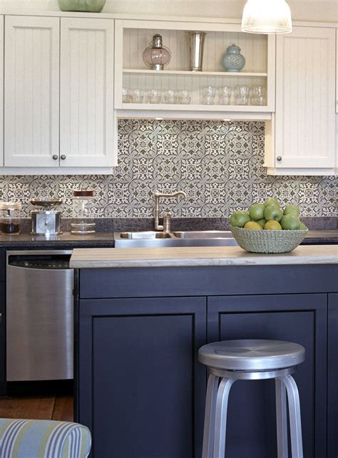 Kitchens With Tile Backsplash