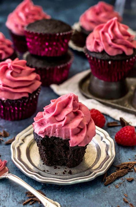 Dark Chocolate Cupcakes With Fresh Raspberry Frosting Sugar Spun Run