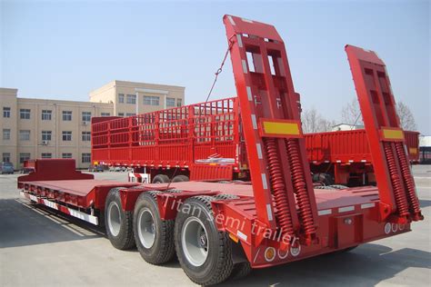 Titan 3 Axle 60 Tons Payload Semi Low Bed Trailers For Heavy Equipment