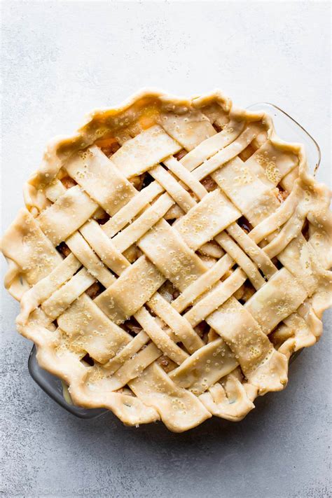 There are so many ways to crimp the edge of your pie crust—calling that index finger!—and with strawberry season nearly behind us, and stone. Pie Crust Dinner Ideas - 25+ Decorative Pie Crust Ideas ...