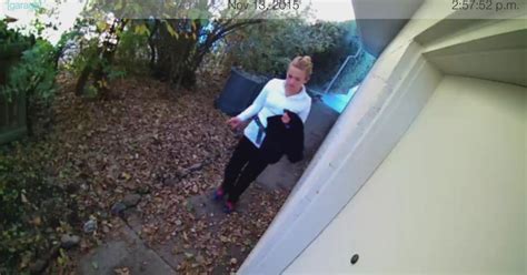 Neighbors On Alert After Woman Caught On Camera Breaking Into Mailbox Cbs Colorado