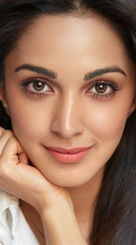 Pin By Photo Maker On Kiara Advani Most Beautiful Bollywood Actress Beauty Face Women Cute