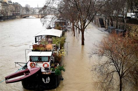 Paris Floods As River Seine Approaches Record Level Rise Abc News