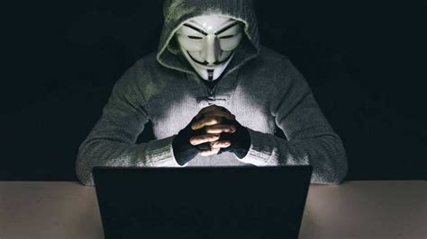 Anonymous originated in 2003 on the imageboard 4chan representing the concept of many online and offline community users simultaneously existing as an anarchic. Exclusivo: Anonymous revela como atacou a Anatel e o ...