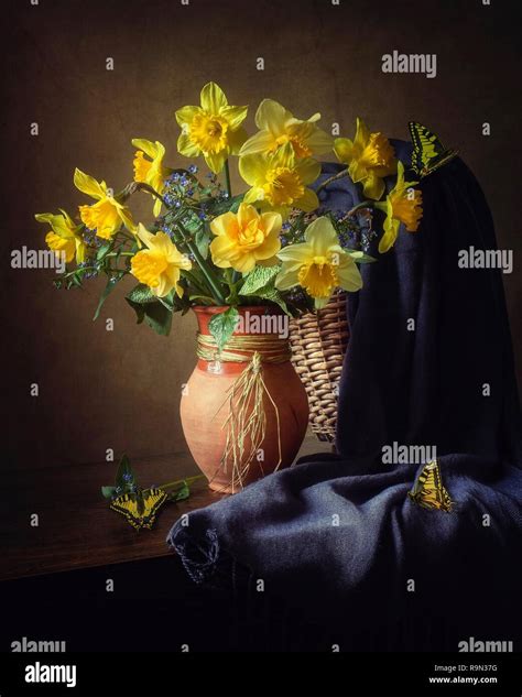 Still Life With Bouquet Of Yellow Daffodils Stock Photo Alamy