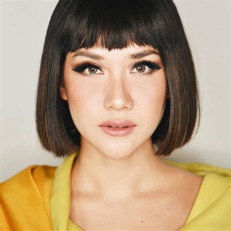 35+ model rambut pendek wanita sebahu trend 2020 via wajahkorea.com. Model Potongan Rambut Pendek Untuk Wanita Gemuk - Model ...