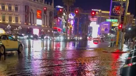 Heavy Rain Floods The Las Vegas Strip