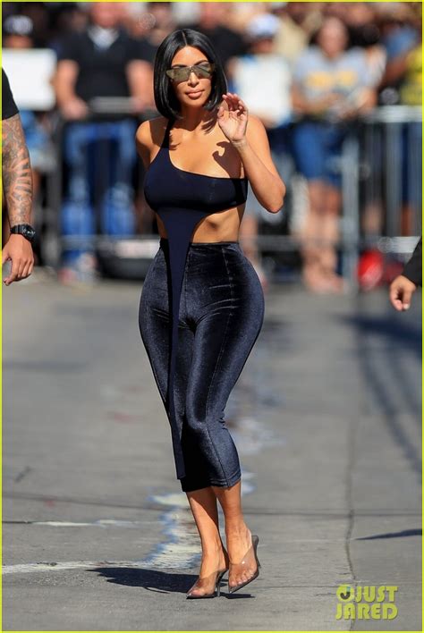 Ihre figur bleibt trotz einer vollen agenda gesund und fit dank ihrer trainerin und diesen 5 tipps. Kim Kardashian Shows Off Her Figure on Her Way to 'Jimmy ...