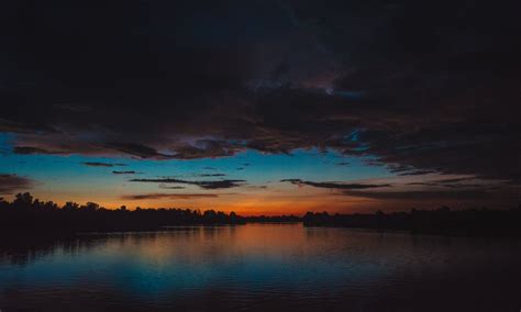 Lake During Golden Hour · Free Stock Photo