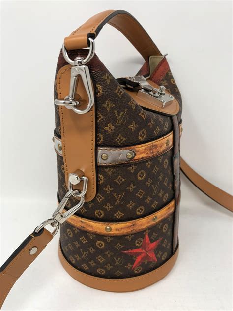 Before posting, make sure to review the rules of this subreddit. Louis Vuitton The Duffle Time Trunk Handbag at 1stdibs