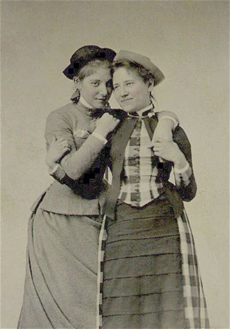 Beautiful Photographs Of Proud Lesbian Couples From The Victorian Era