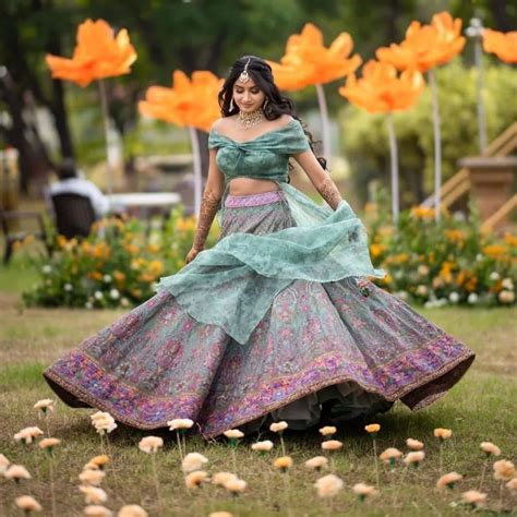 35 Mehndi Outfits For Brides To Be Mehndi Dresses That Stand Out