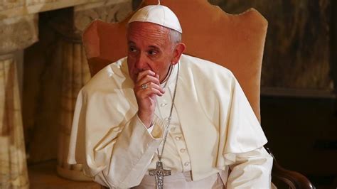 Escándalo En El Vaticano Obispo Italiano Desea Que Un Milagro
