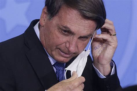 Bolsonaro Diz Que Fará Novo Exame Para Detectar Covid 19 A Crítica De