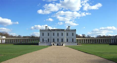 Visiting Queens House In London