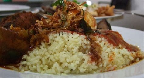 N.°6 de 117 restaurantes en alor setar. Anna's Kitchen: Nasi Lemak Alor Setar at Cafe Selera Alor ...