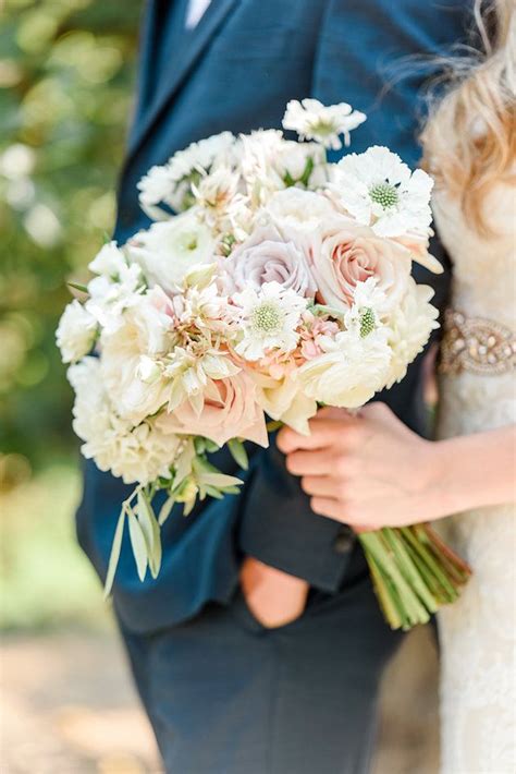 The Bride Chose Seasonal Florals To Use In The Bouquets Boutonnieres
