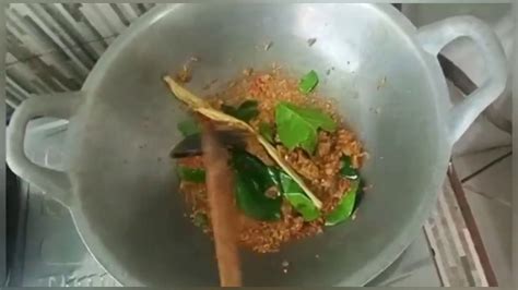 Kisar bawang putih, bawang merah, halia, lengkuas dan serai. Cara masak Gulai daging sapi - YouTube