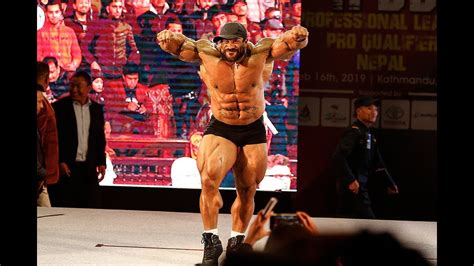 WATCH Massive Roelly Winklaar Guest Posing Weeks Out From Arnold Classic Fitness Volt