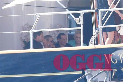 Marta fascina, silvio berlusconi e francesca pascale. Silvio Berlusconi sullo yacht con la fidanzata Marta ...