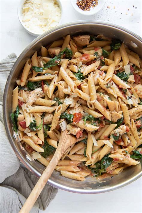 Chicken And Spinach Skillet Pasta 30 Minute Meal Valeries Kitchen