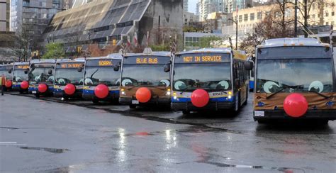 Translink Deploys 9 Reindeer Buses For The Christmas Season Photos Urbanized