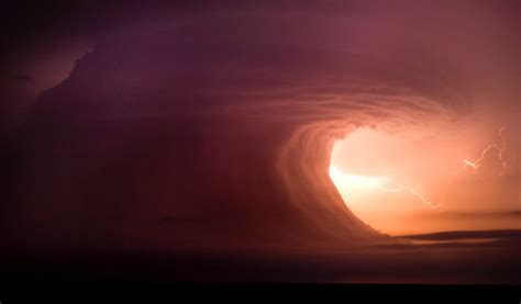 Tsunami In The Sky Supercell Storm Pictures Strange Sounds