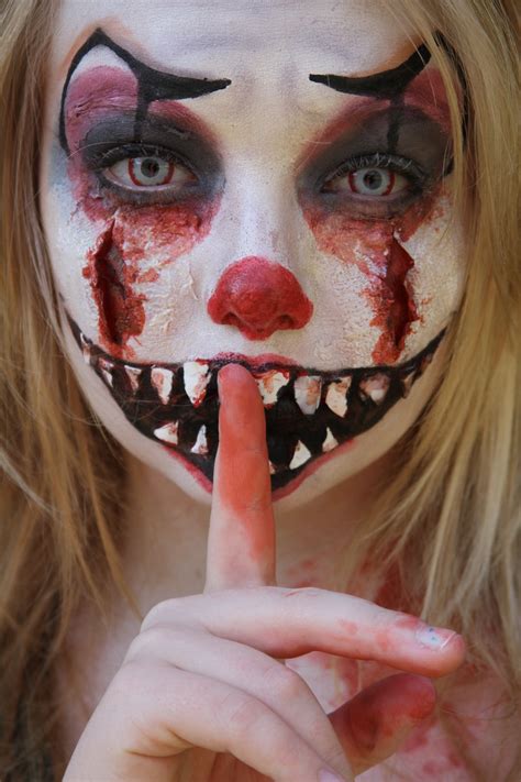 20 Scary Clown Face Paint Ideas For Halloween 2015 Entertainmentmesh