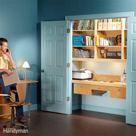 (via dans le lakehouse) 2. How to Turn a Closet Into an Office | The Family Handyman