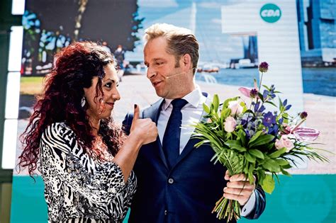 Hugo de jonge heeft het als minister van volksgezondheid heel moeilijk tijdens de corona crisis. 'Hugo de Jonge heeft een ontembare energie' - De Limburger