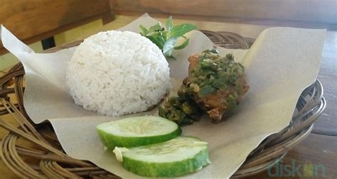 The food is as authentic as it is delicious, from moroccan tagines to fresh seafood carpaccio. Bondhomoro, Ayam Lombok Ijo dan Ayam Taliwang Andalan dari ...