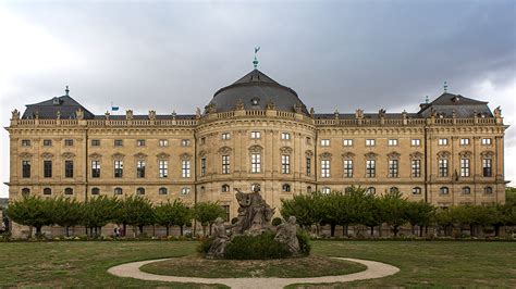 Die ehemalige residenz der würzburger fürstbischöfe gehört zu den bedeutendsten schlossanlagen des barock in europa. Die Würzburger Residenz Foto & Bild | alle bilder Bilder ...