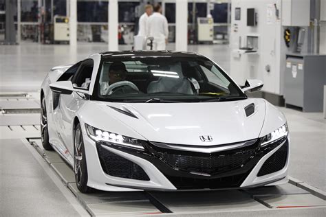 Acura revived the iconic nsx back in 2016 as a hybrid sports car, and nothing much has changed since then except for a mild upgrade for the 2019 model year. 2017 Honda NSX:: Australian models now in production ...