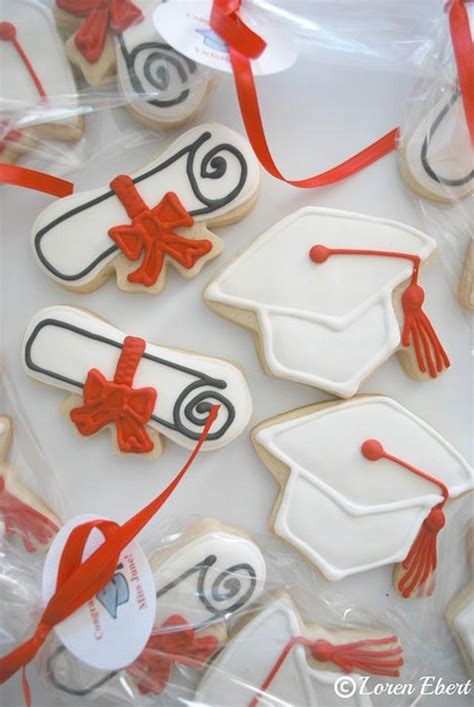 Graduation Caps And Diplomas Decorated Cake By Loren Cakesdecor