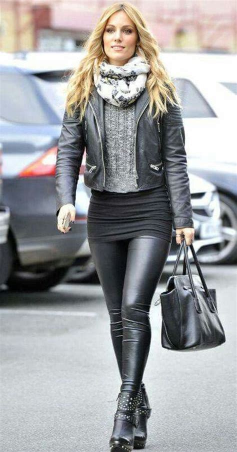 Faux Leather Leggings Outfit With Ankle Boots Leather Leggings