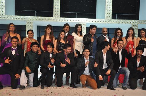 Shilpa Shetty Posing With All Celebrity Participants At Launch Of Dance