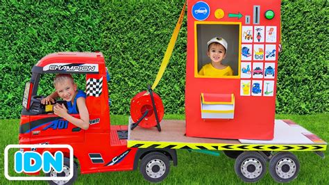 Niki Naik Truk Derek Dan Bermain Menjual Mobil Mainan Untuk Anak Anak