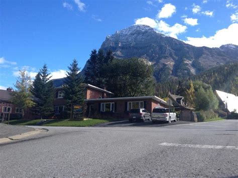 canadian rockies inn adults only field canada