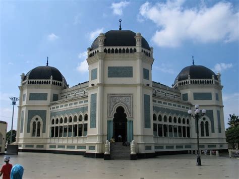 M elaka merupakan bandar bersejarah yang mempunyai banyak tempat menarik untuk dikungjungi. nurulnadiah: Tempat Menarik di Medan, Indonesia