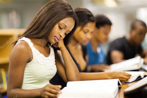 Group Of African American College Students Studying Together — Stock